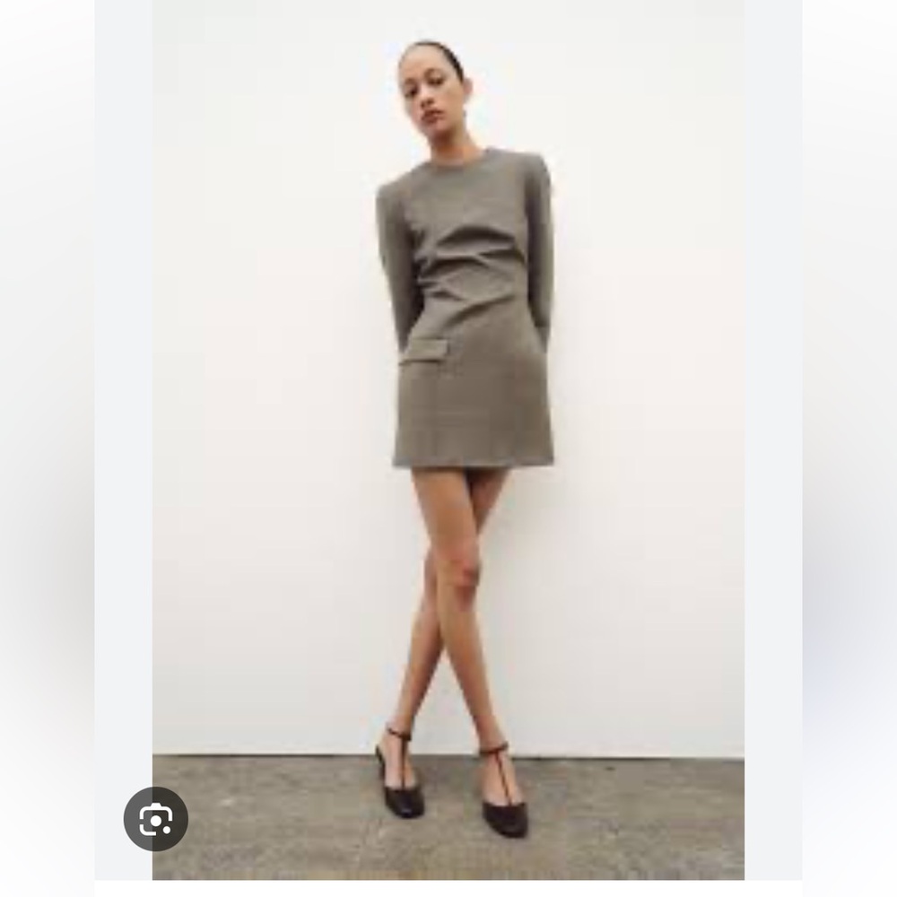 Nwot Zara Chip Gray Long-Sleeve Mini Dress. Shoulder padded waisted. 50% wool